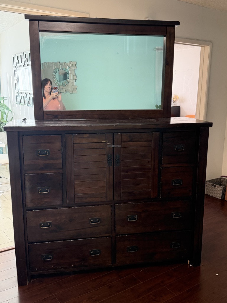 Free Large bedroom dresser