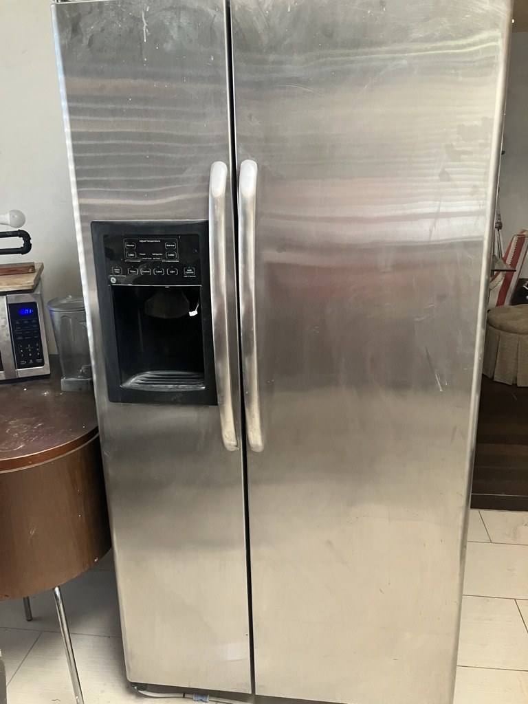 Free Refrigerator does NOT work