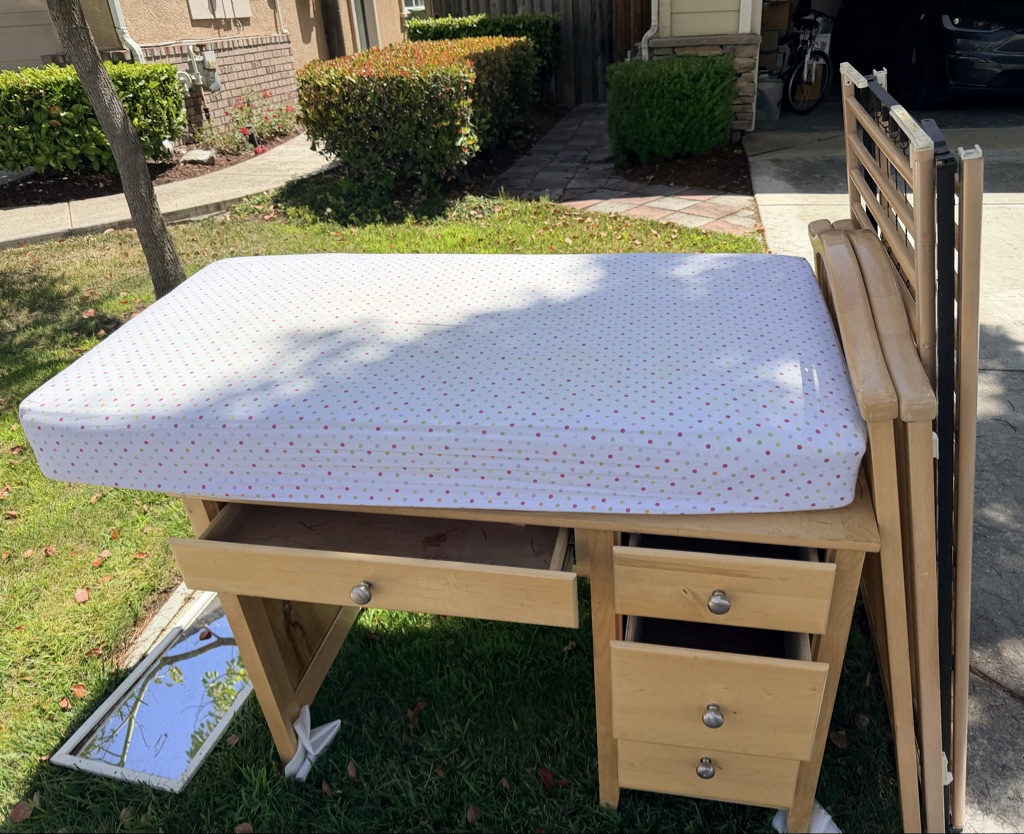 Free items - baby bed (crib set), table