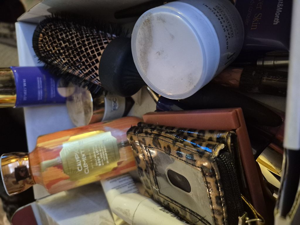 Free Miscellaneous makeup skin creams,cleansers ,odds and ends some new