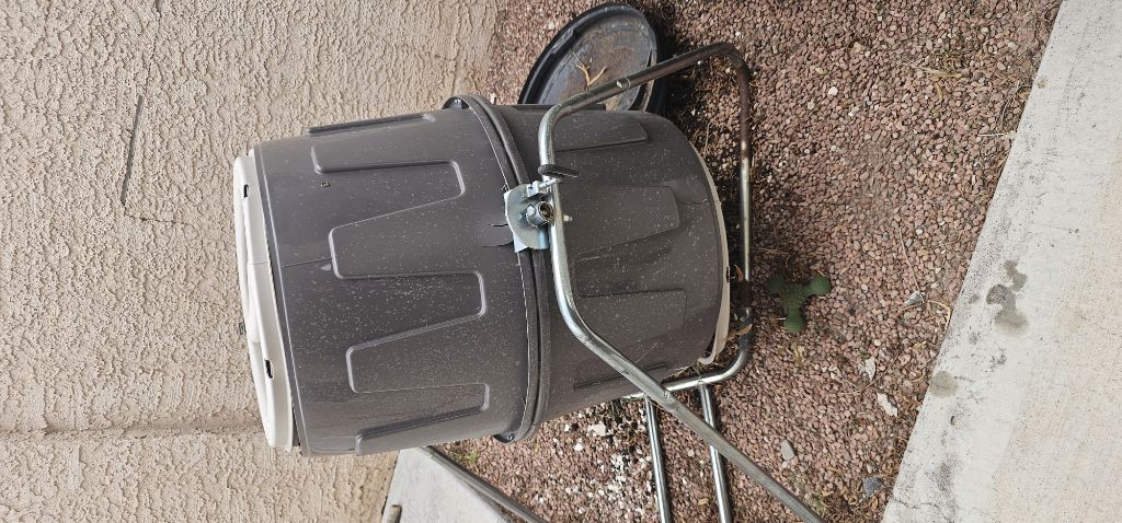 Free rotating compost machine