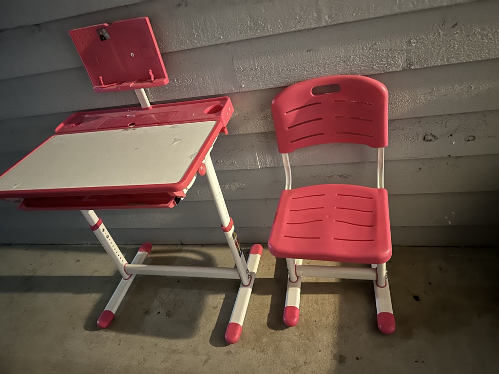 Free Kids Desk and Chair