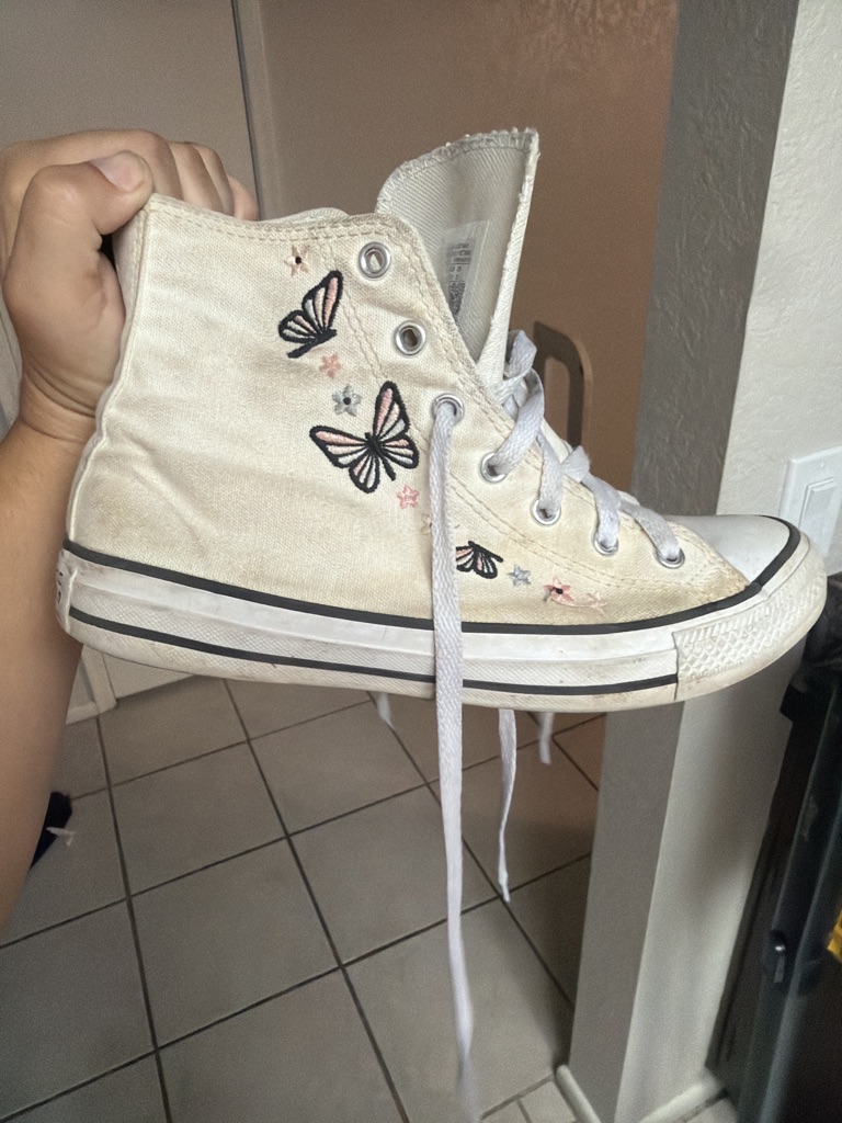 Free Converse girls size 5 worn
