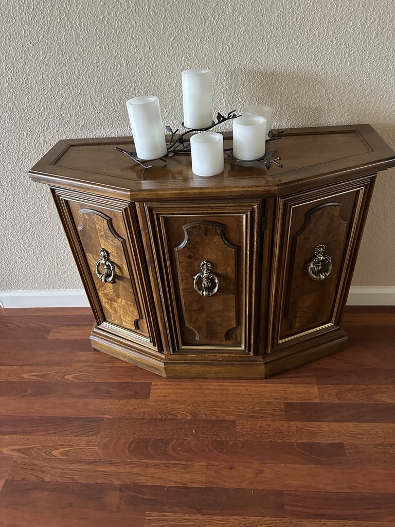 Free 3 matching pieces, Entry way Side Table and matching end tables