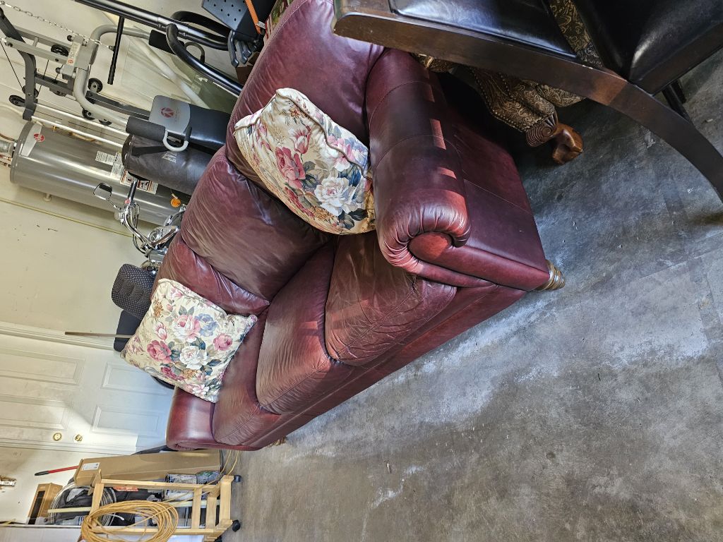 Free Sofa de piel rojo