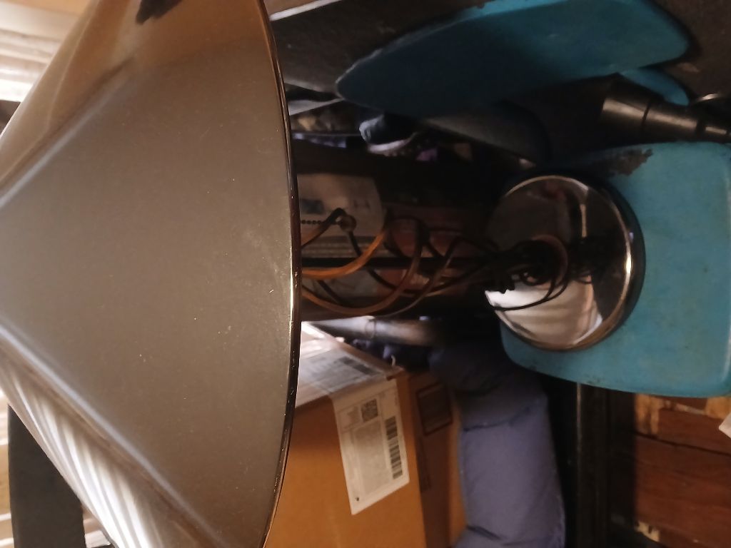 Free Grey and gold toned Lamp