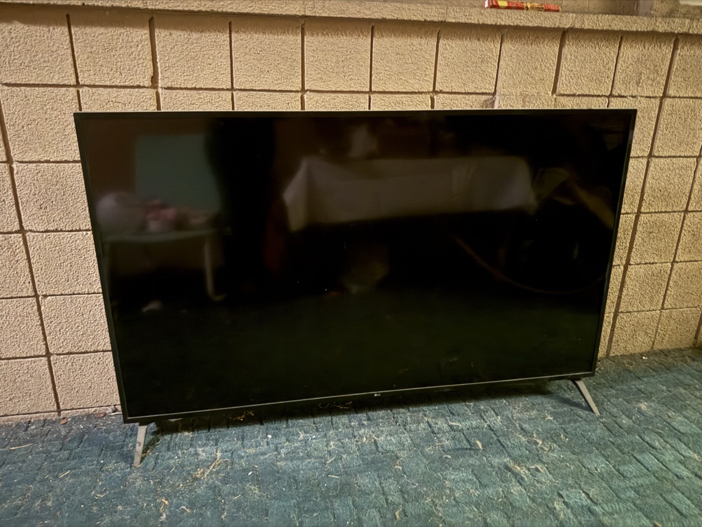 Free 60 inch LG TV – needs repair