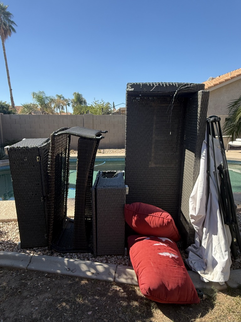 Free OUTDOOR PATIO FURNITURE