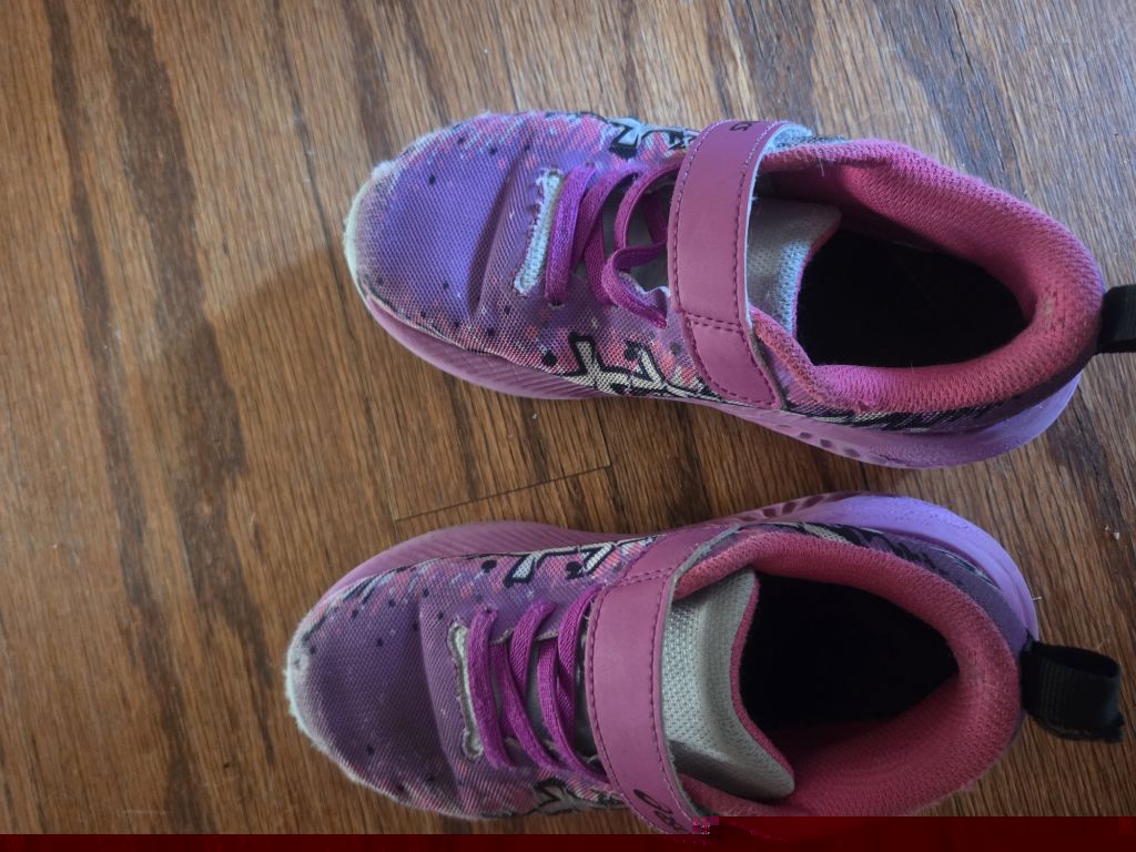 Free Girls Sneakers