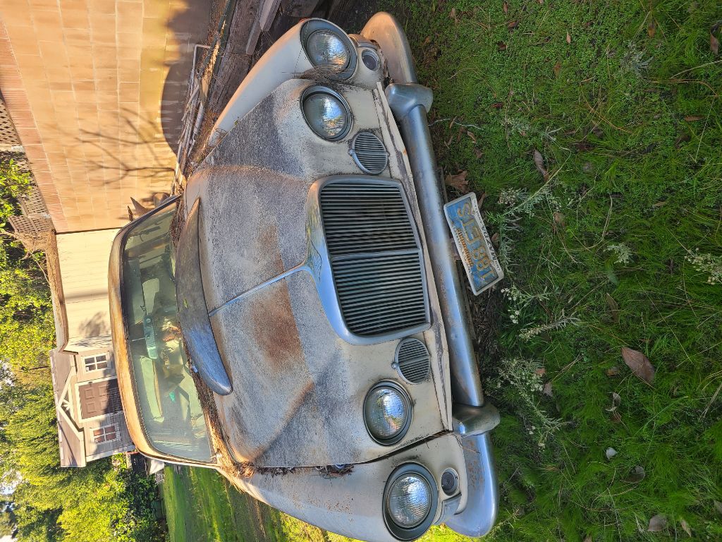 Free 1967 Jaguar 420 G