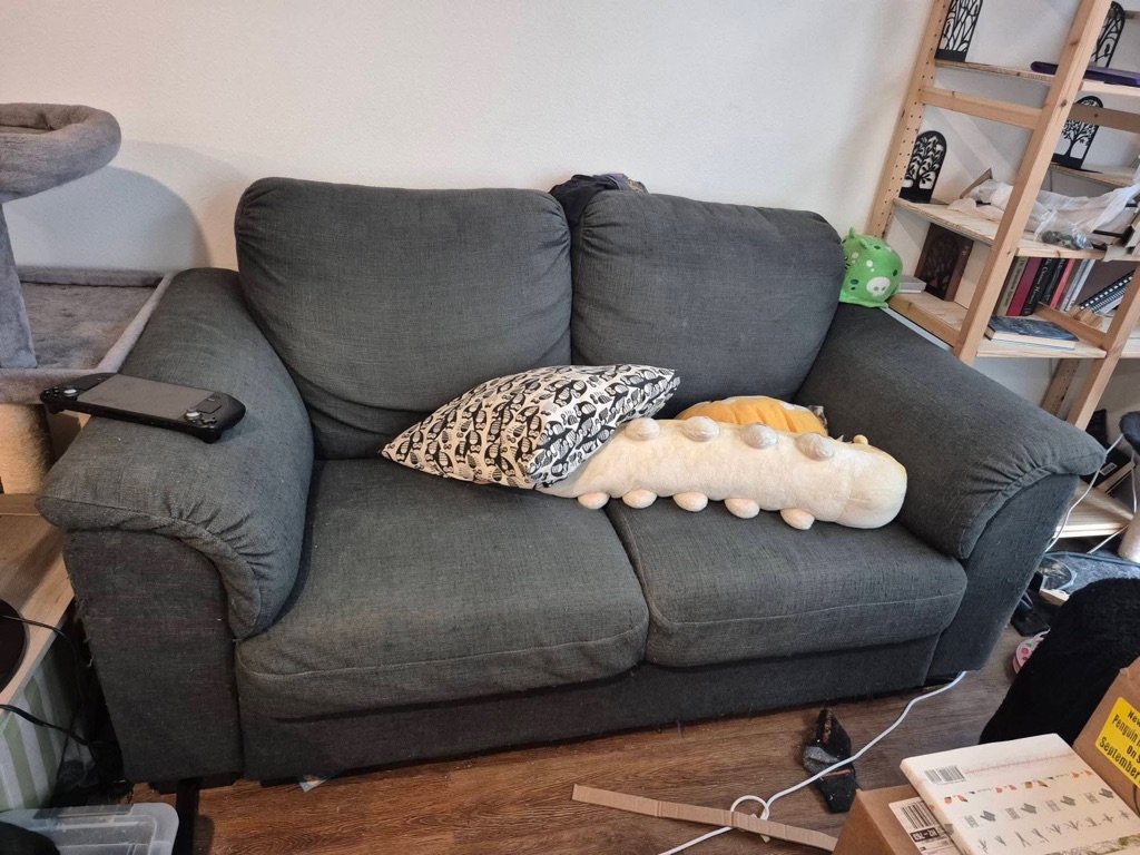 Free good condition loveseat in Fremont