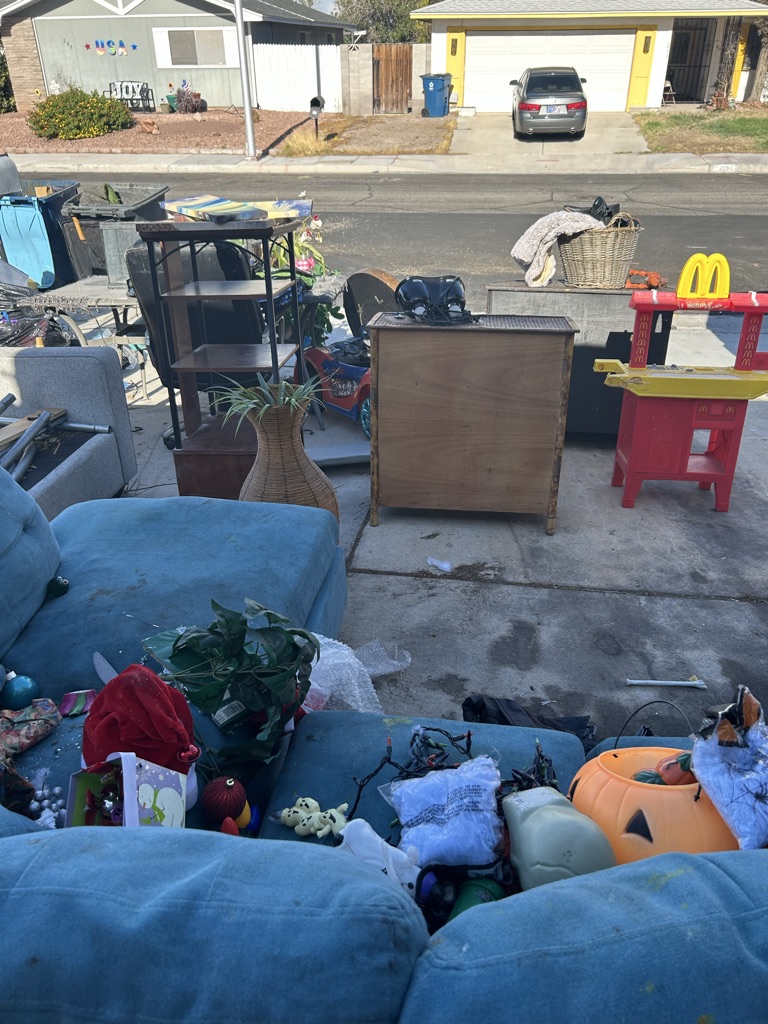 Free stuff in drive way