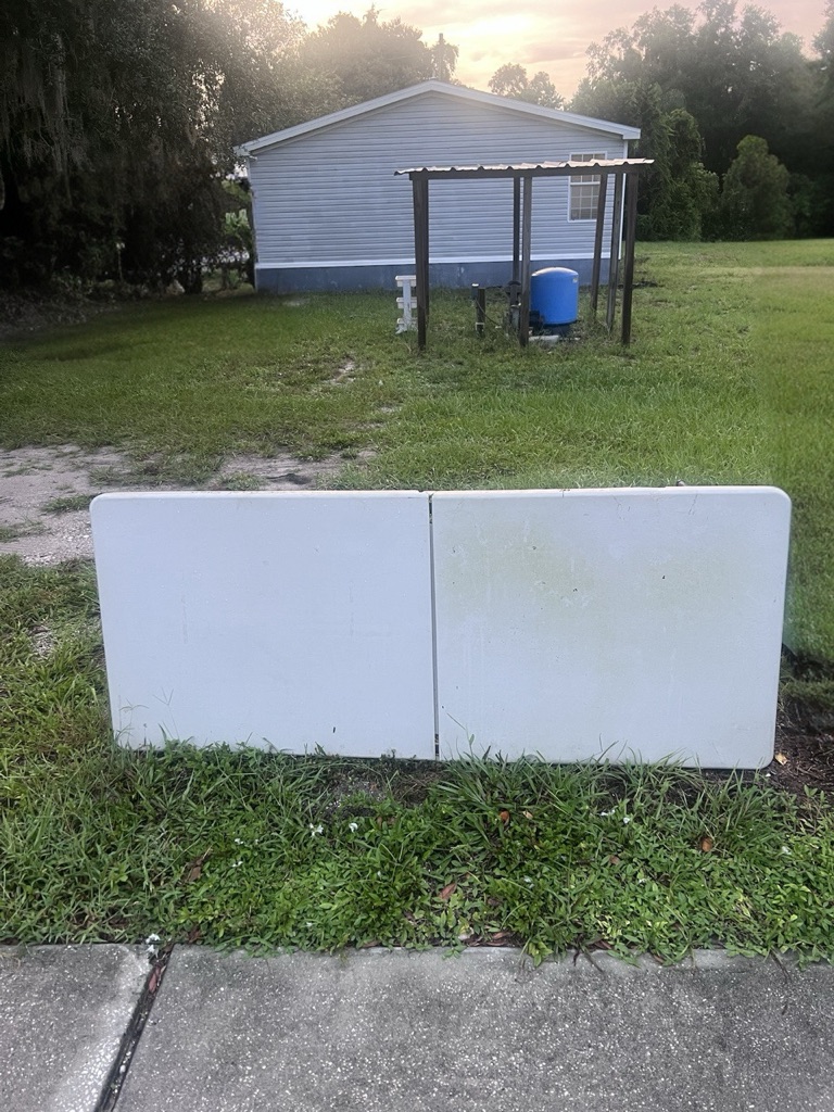 Free FOLD TABLE FOR FREE