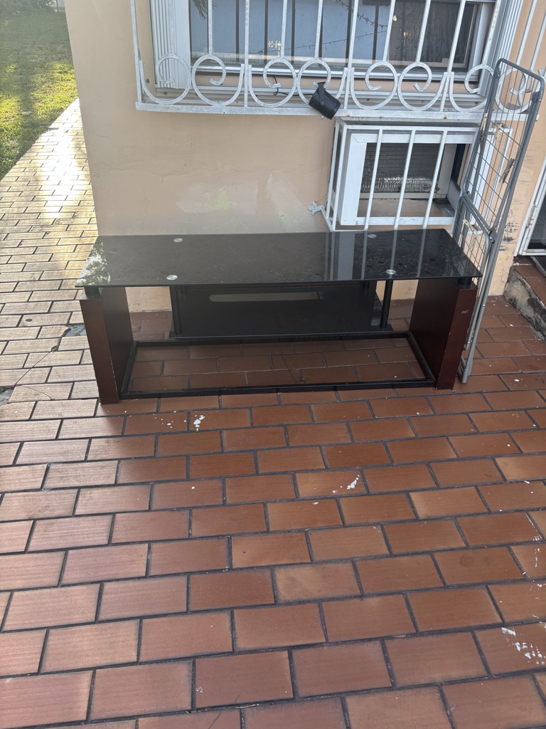 Free Stand de TV con base de vidrio templado y estructura sólida