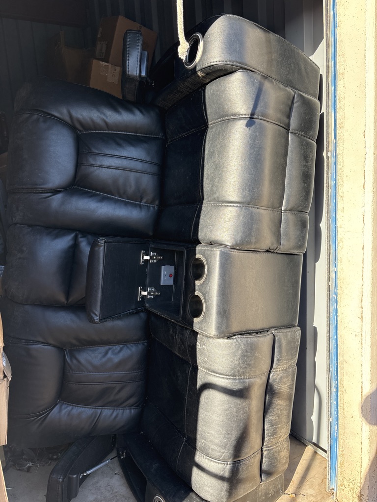 FREE FREE FREE DUAL POWER RECLINERS
