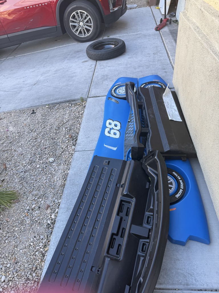 Free Cars bed free and spare tire must take both