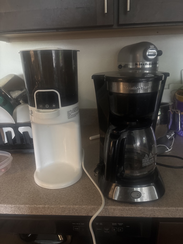 Free baby water warmer and coffee pot both works