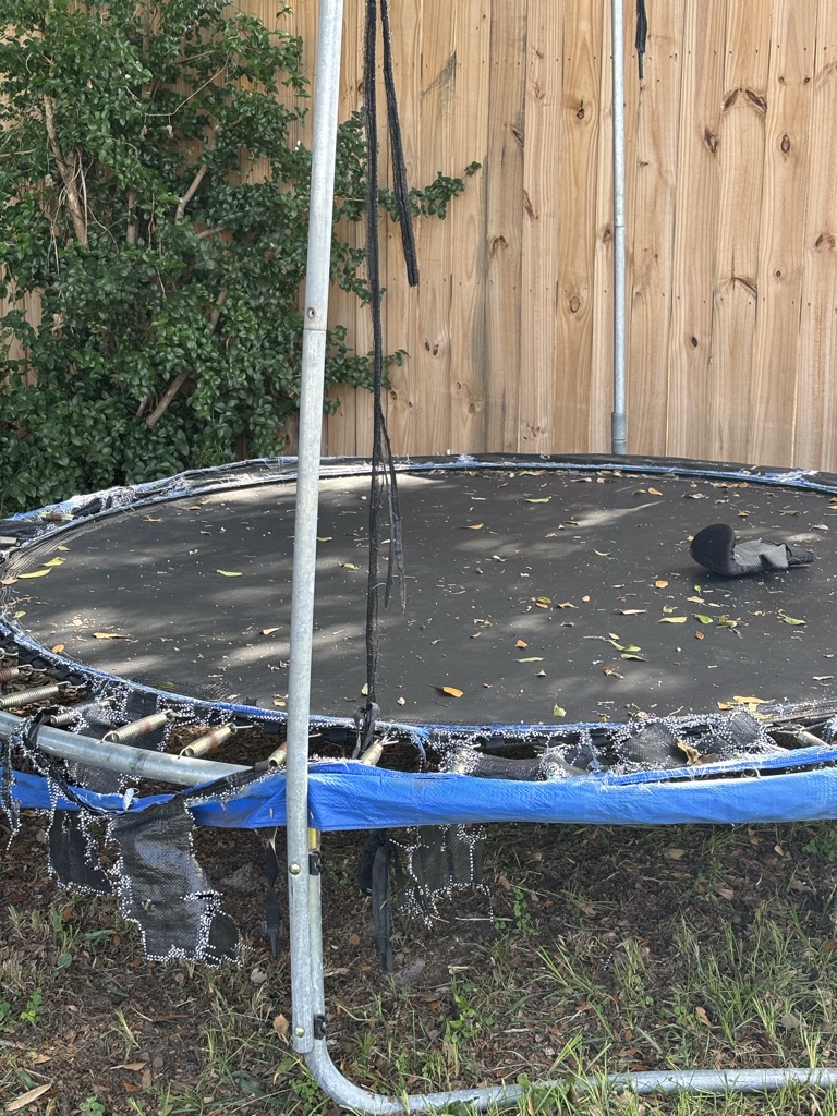 Free kids Trampoline