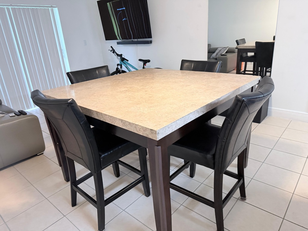 Free Dinning  Comedor