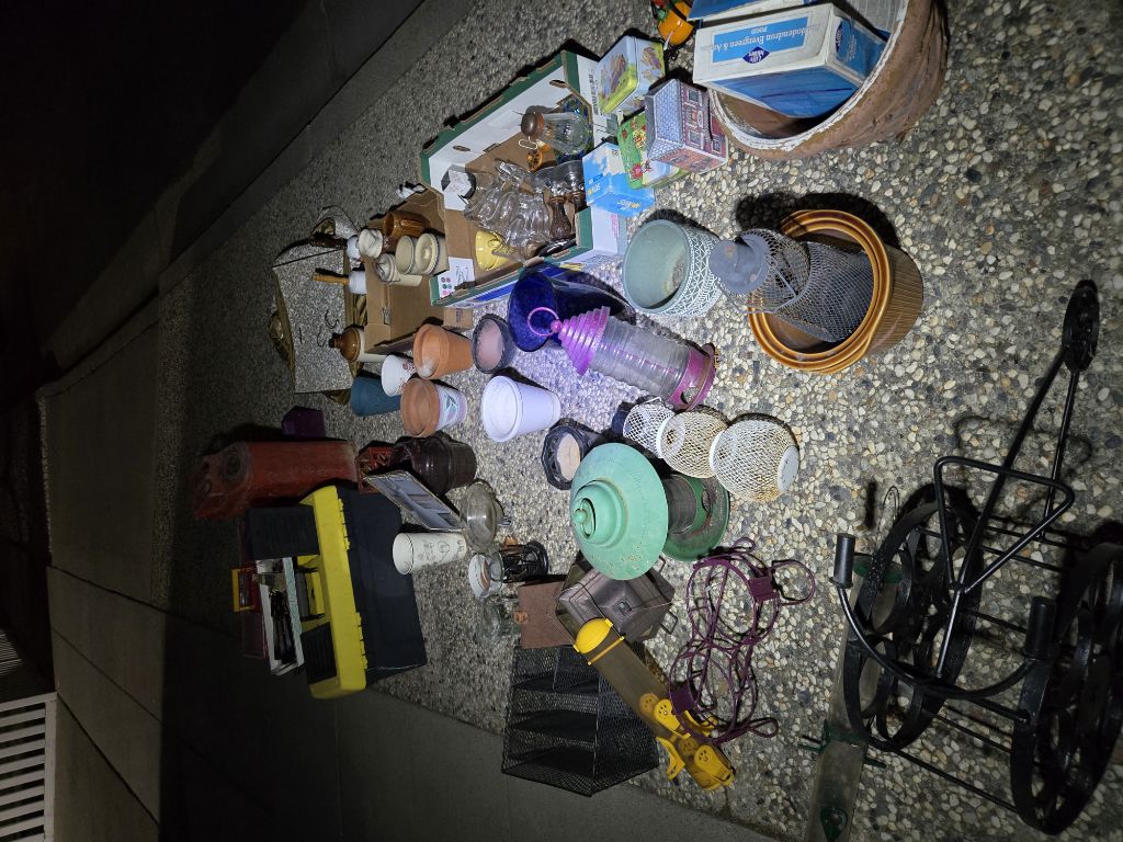 Free at the CURB ..511 Chinook Lane