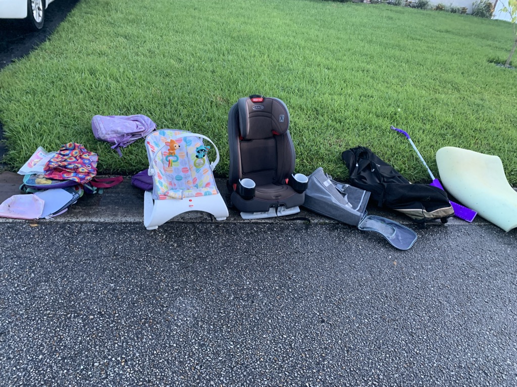 Free Curb alert 9017 nw 20 manor Coral Springs 33071