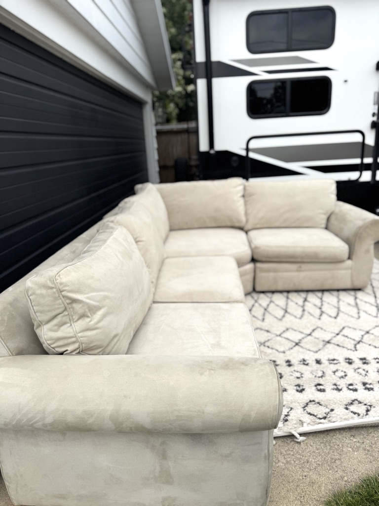 FREE SECTIONAL COUCH