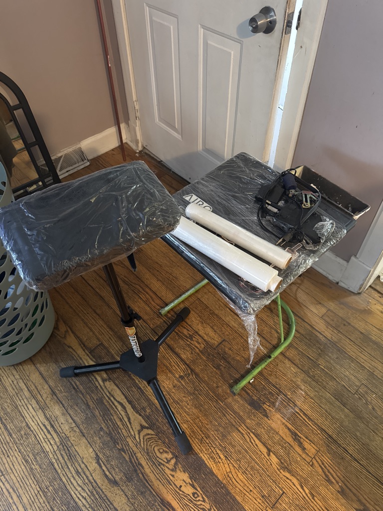 Free Tatoo tripod stand/ table/gun