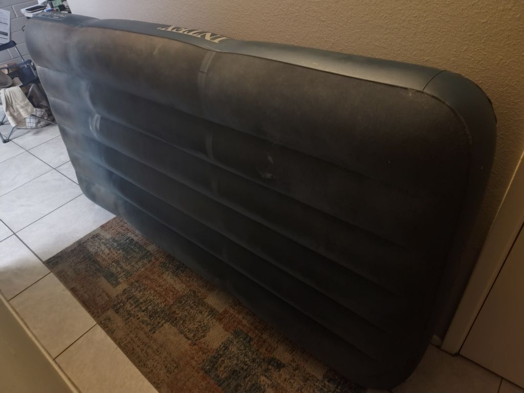 Free twin size Air mattress