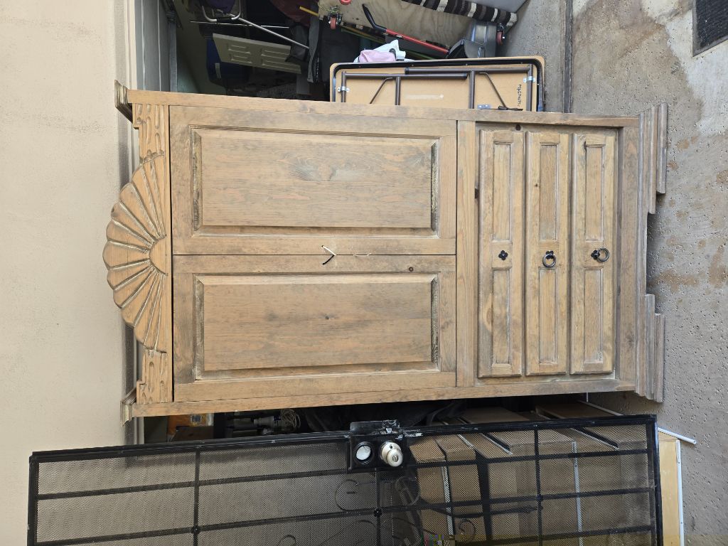 Free Armoire