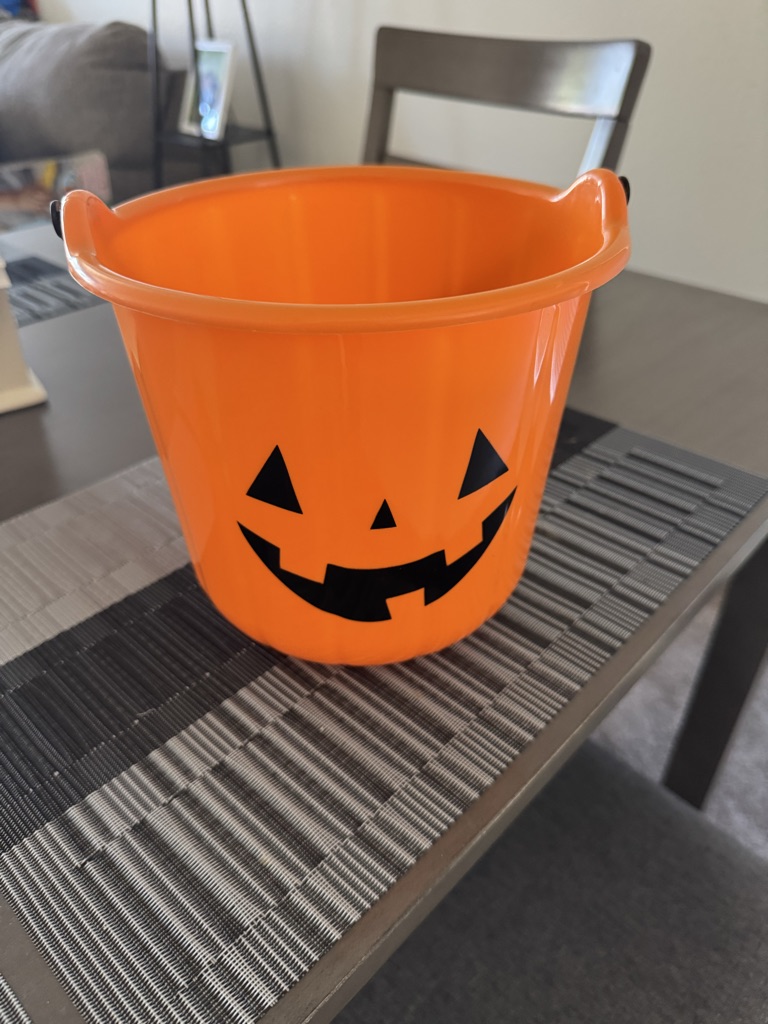 Free Pumpkin bucket