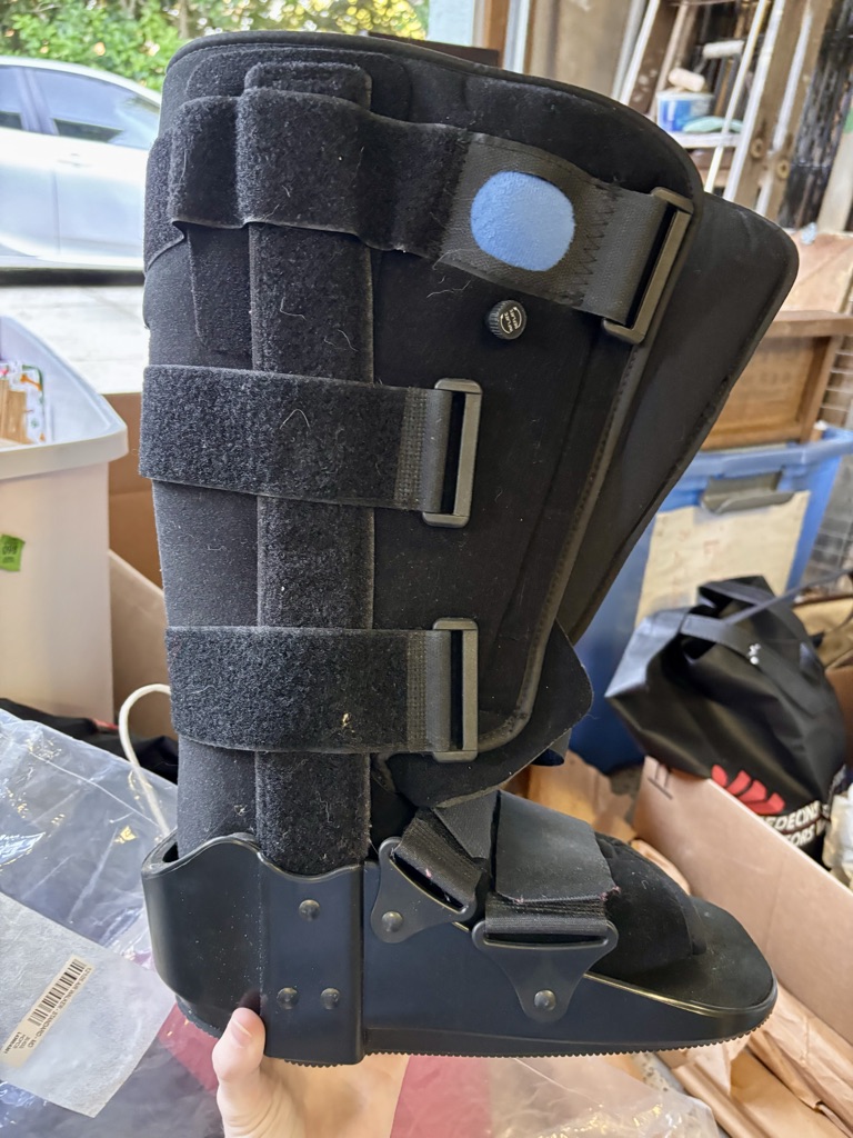 Free Standard Medium Air Walking Boot