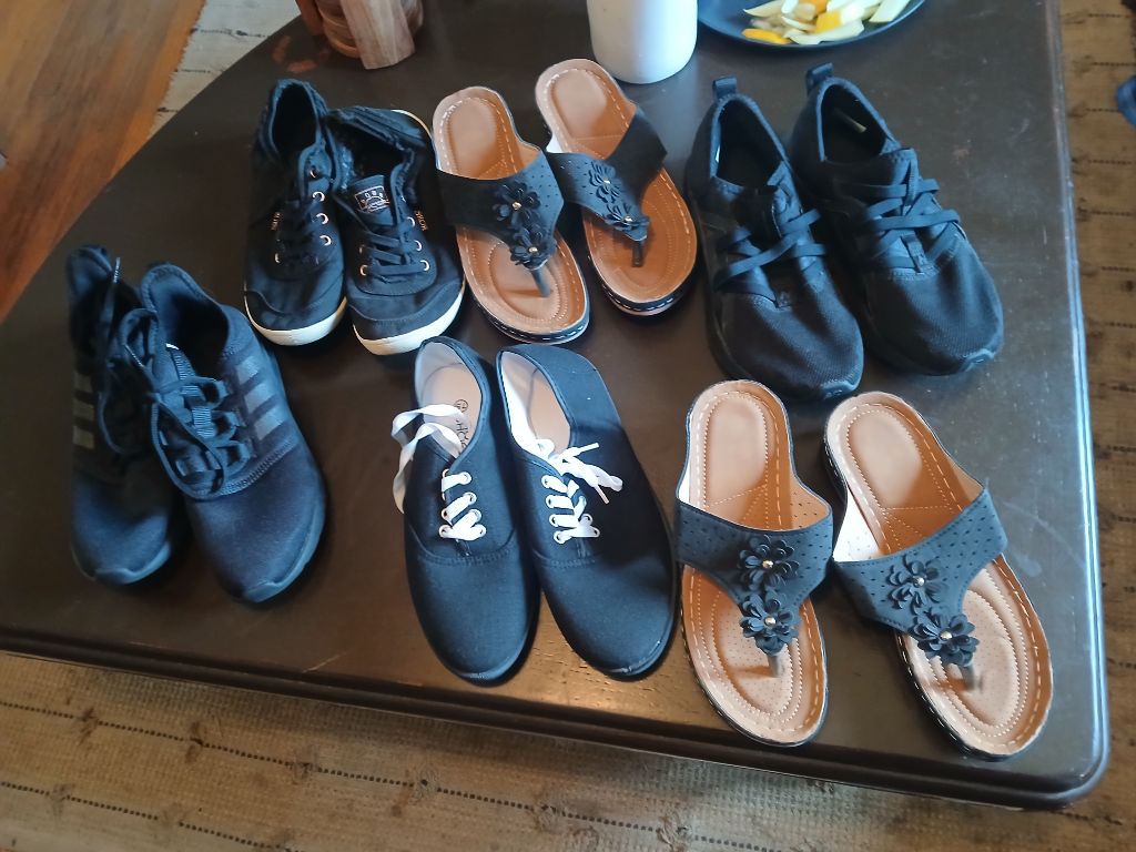 Free Womens 7.5 and 8 shoes