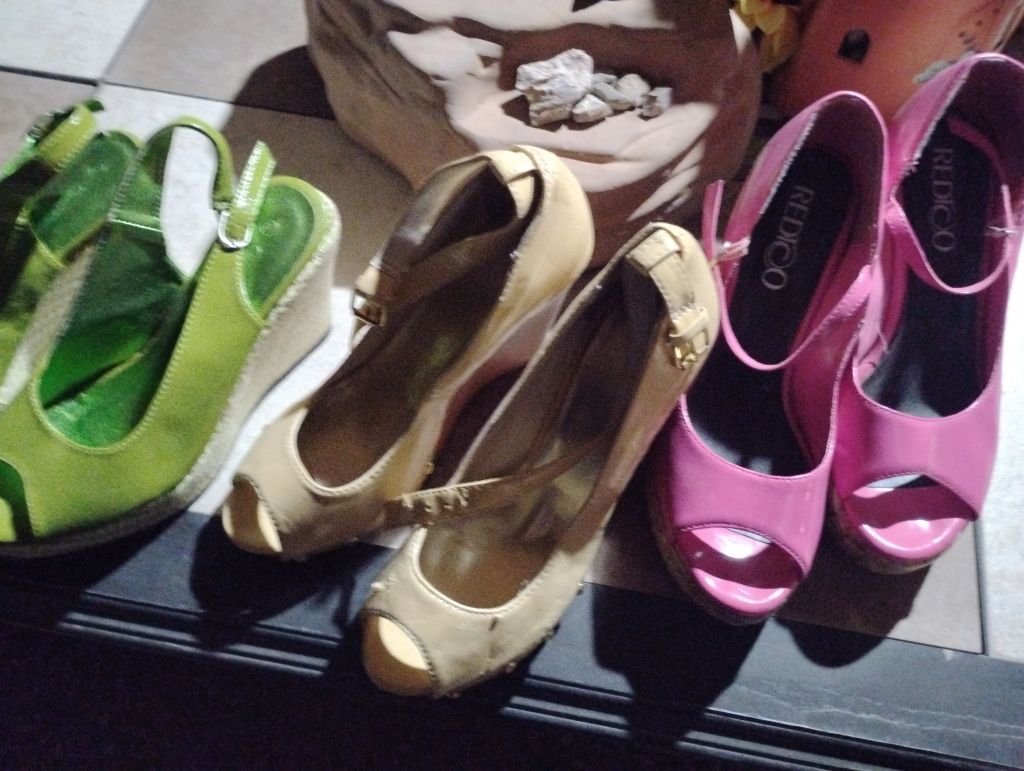 Free Size 8 ½ shoes