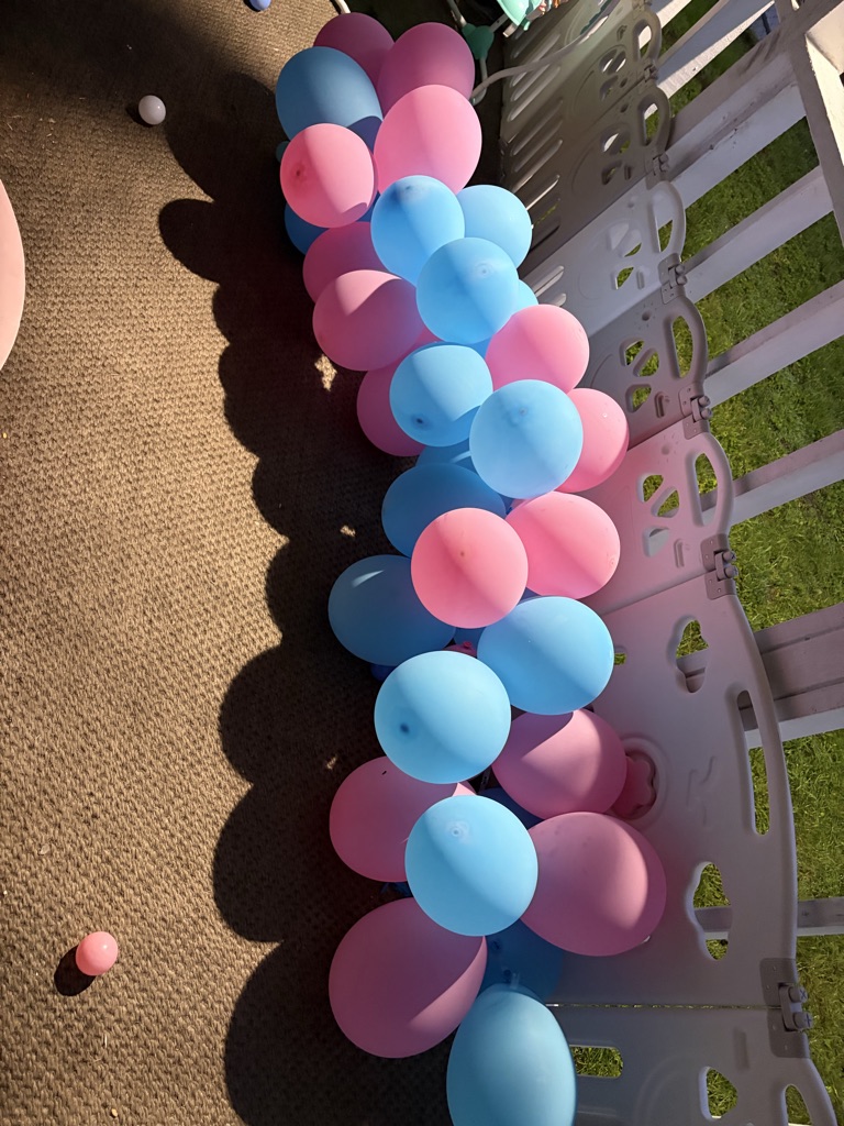 Free balloon arch