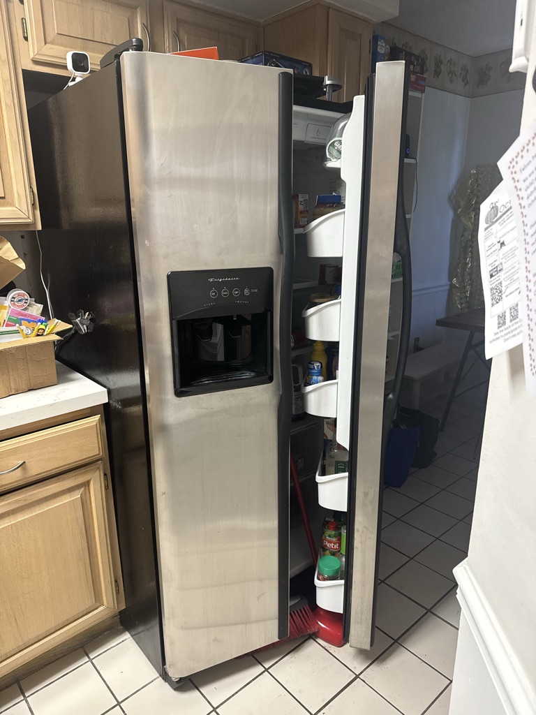 Free Not working refrigerator// parts or scrap