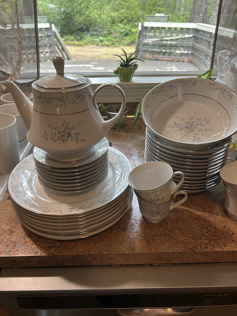 Free Beautiful 80’s era, Noritake Sri Lanka
