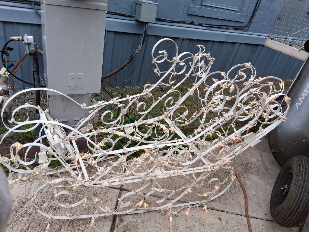 Free Light up sleigh