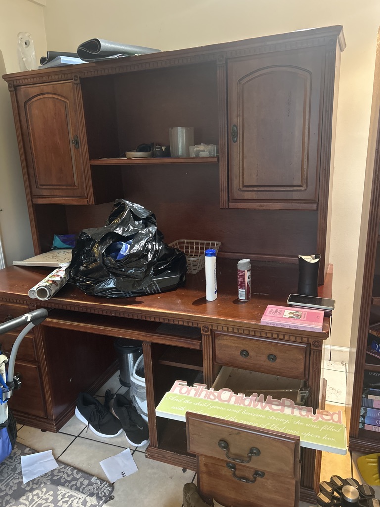Free desk