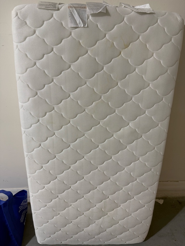 Free Newton baby mattress