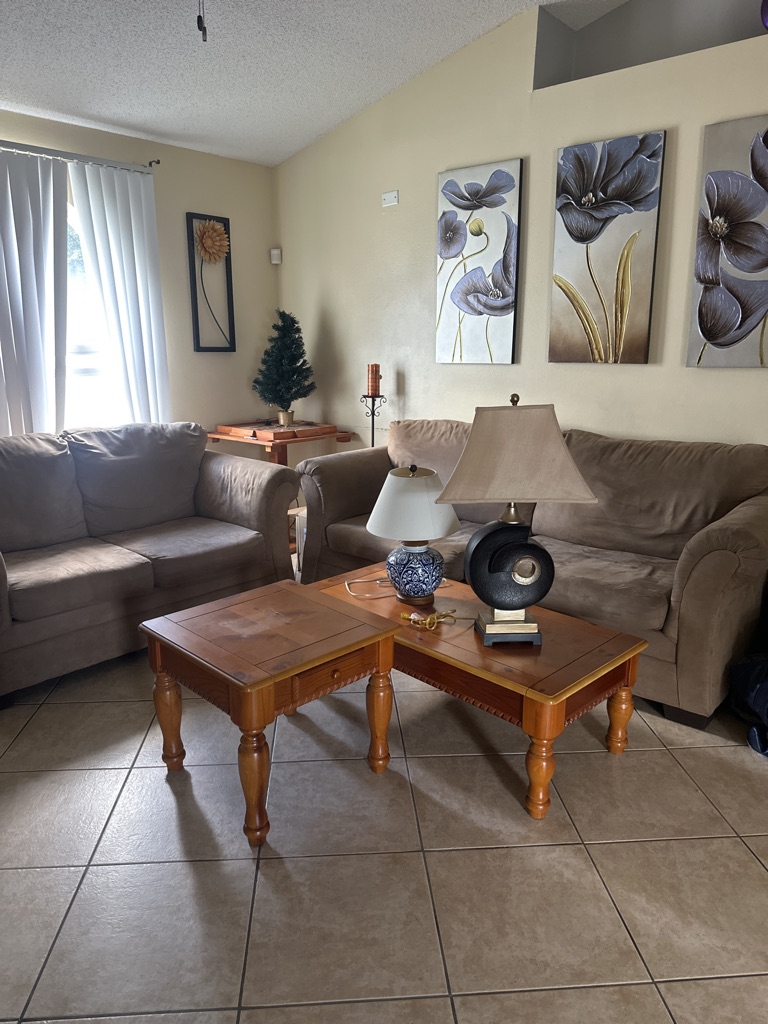 Free Living room set w tables