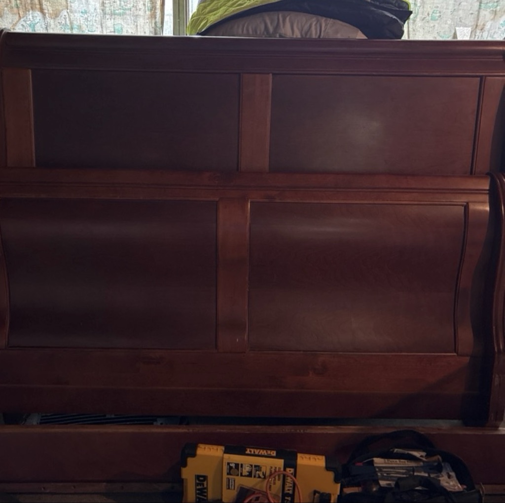 Free Solid wood sleigh bed frame