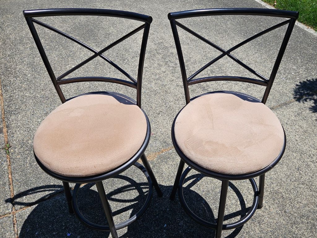 Free Bar Chairs