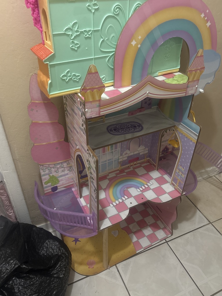 Free Barbie house and other toys and cloths