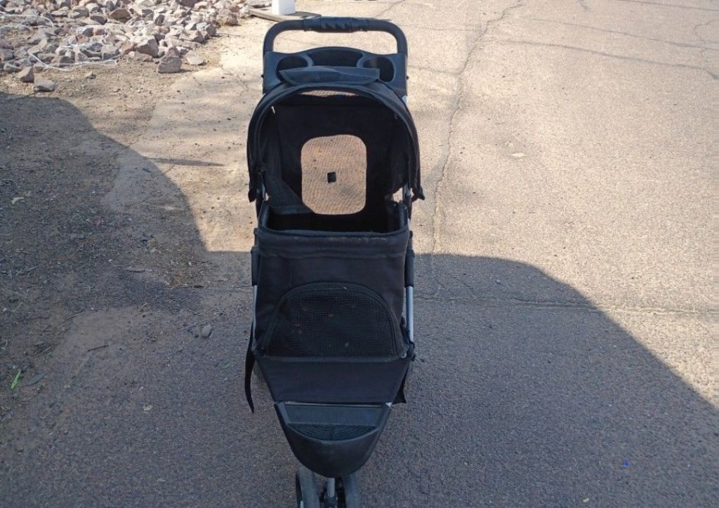 Free Does anyone have a doggy stroller they want to get rid of