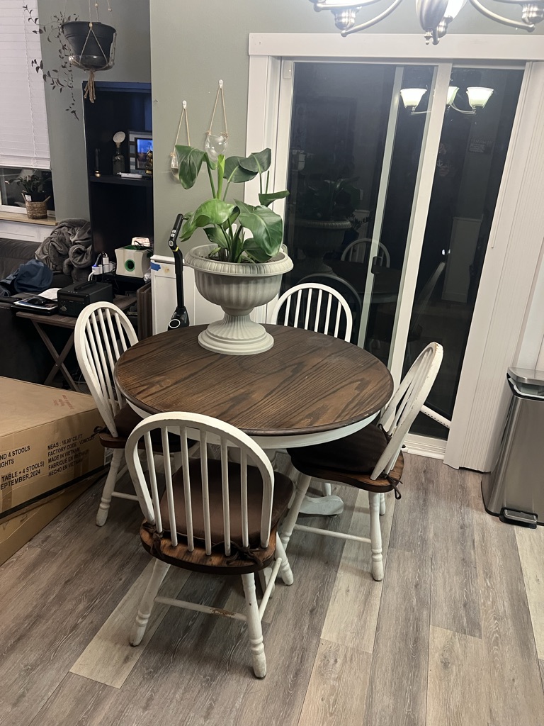 Free Dining room set