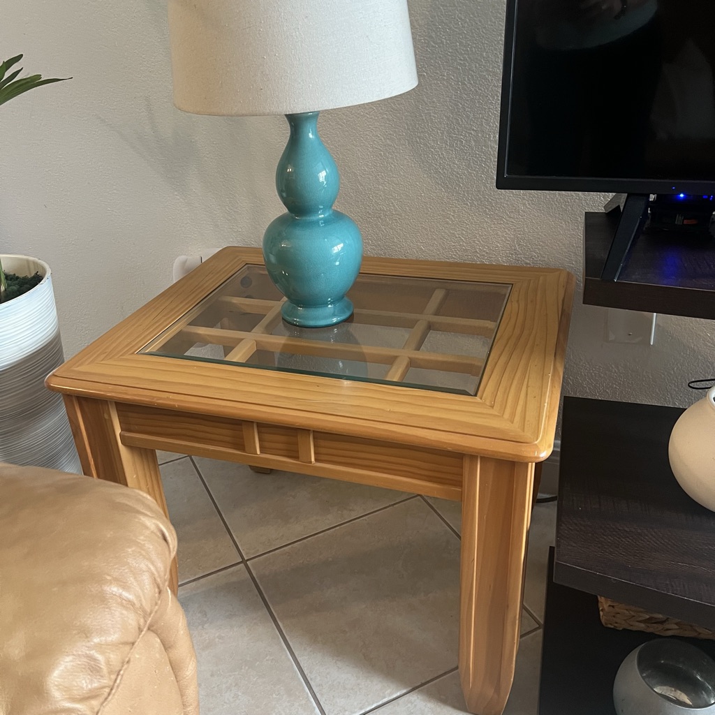 Free Muebles de sala de color beige usados