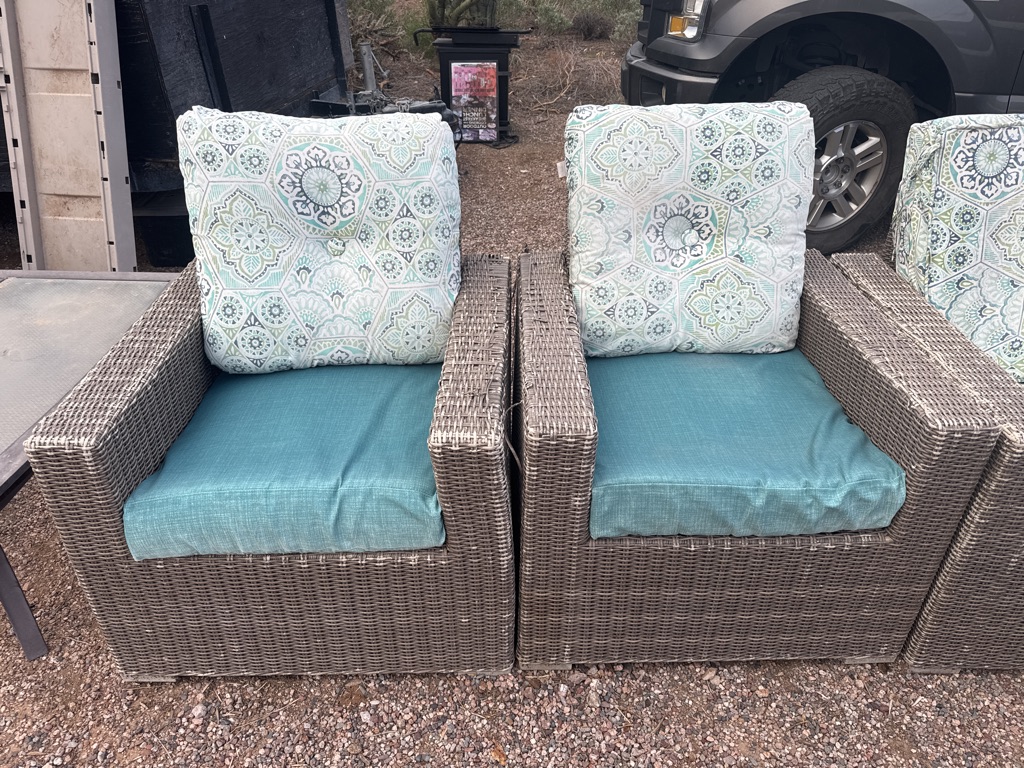 Free Outdoor furniture set