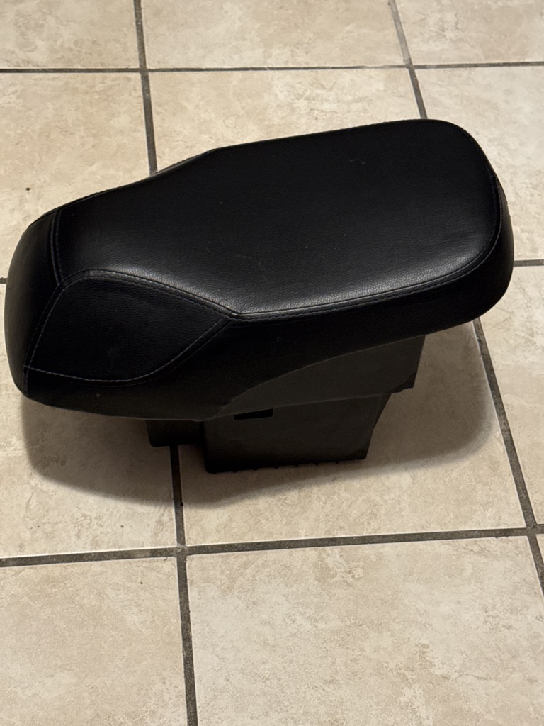 Free Does anyone want this throwing it away tomorrow morning
