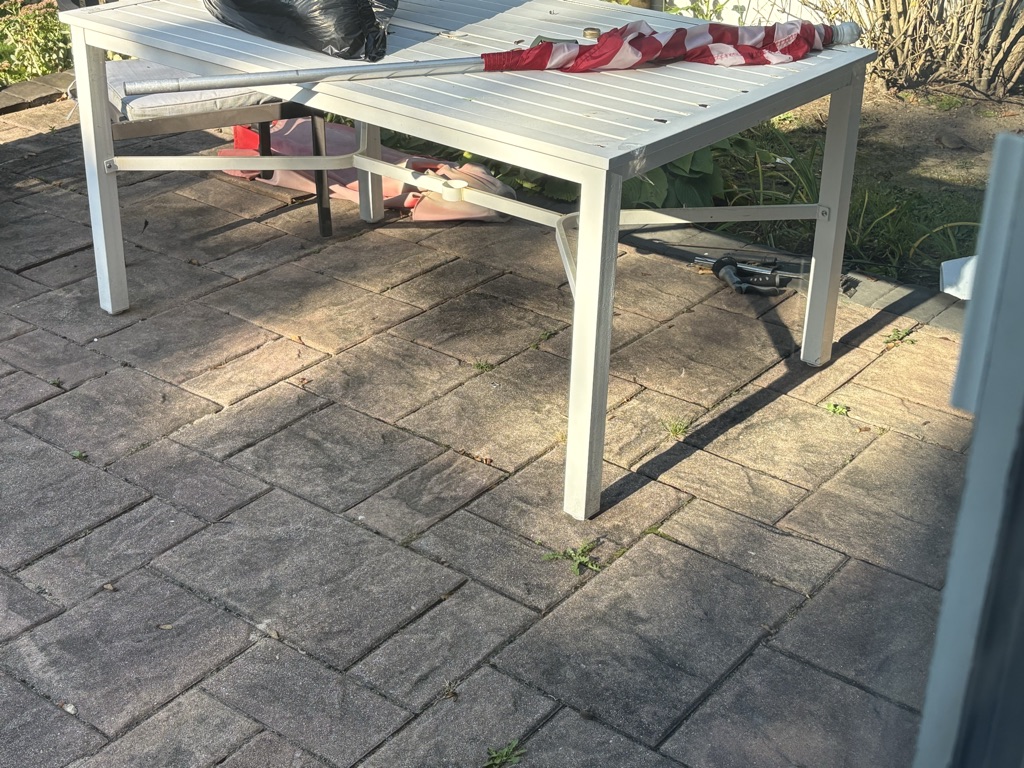 Free Outdoor table and chairs