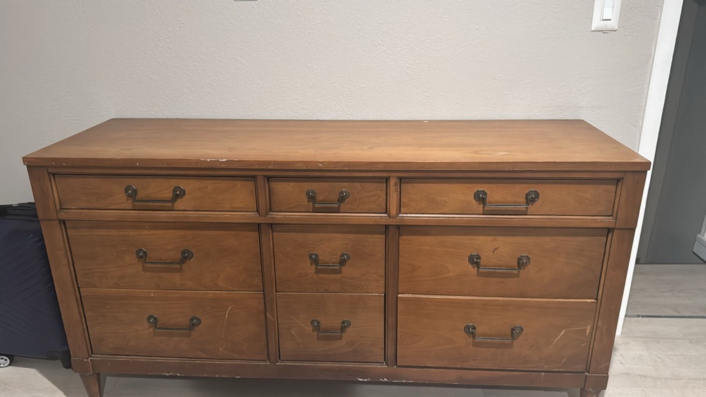 Free Dresser  San Bruno
